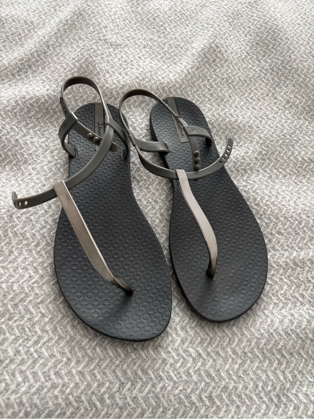 Ipanema Gray and Silver Slim T-Strap Slingback Sandals